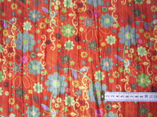 Baumwollstoff Stoff rot mit farbigen Blumen crash