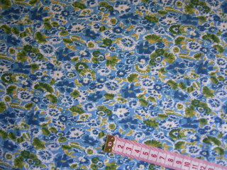 Jersey mit Streublumen blau